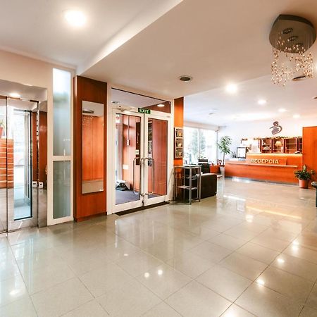 Hotel Adria Nová Dubnica Eksteriør bilde