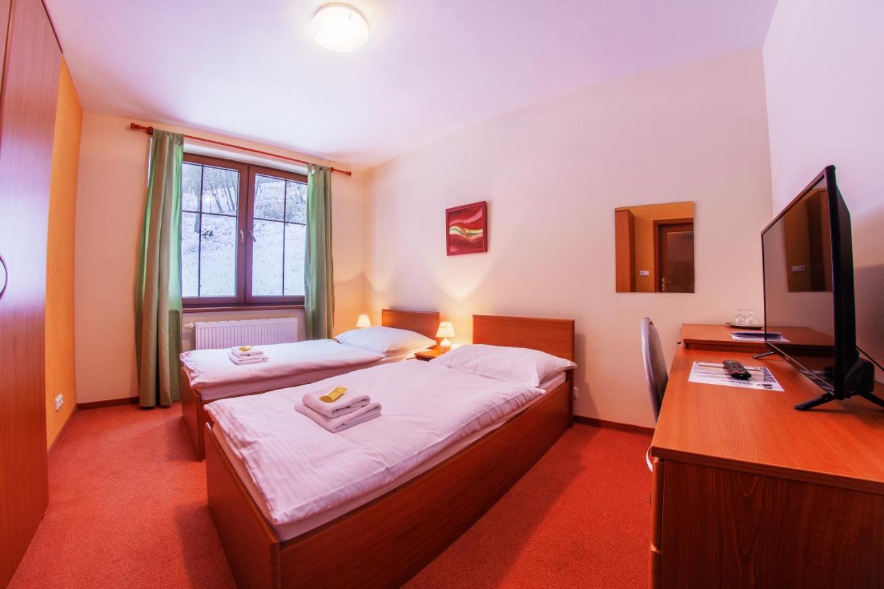 Hotel Adria Nová Dubnica Eksteriør bilde