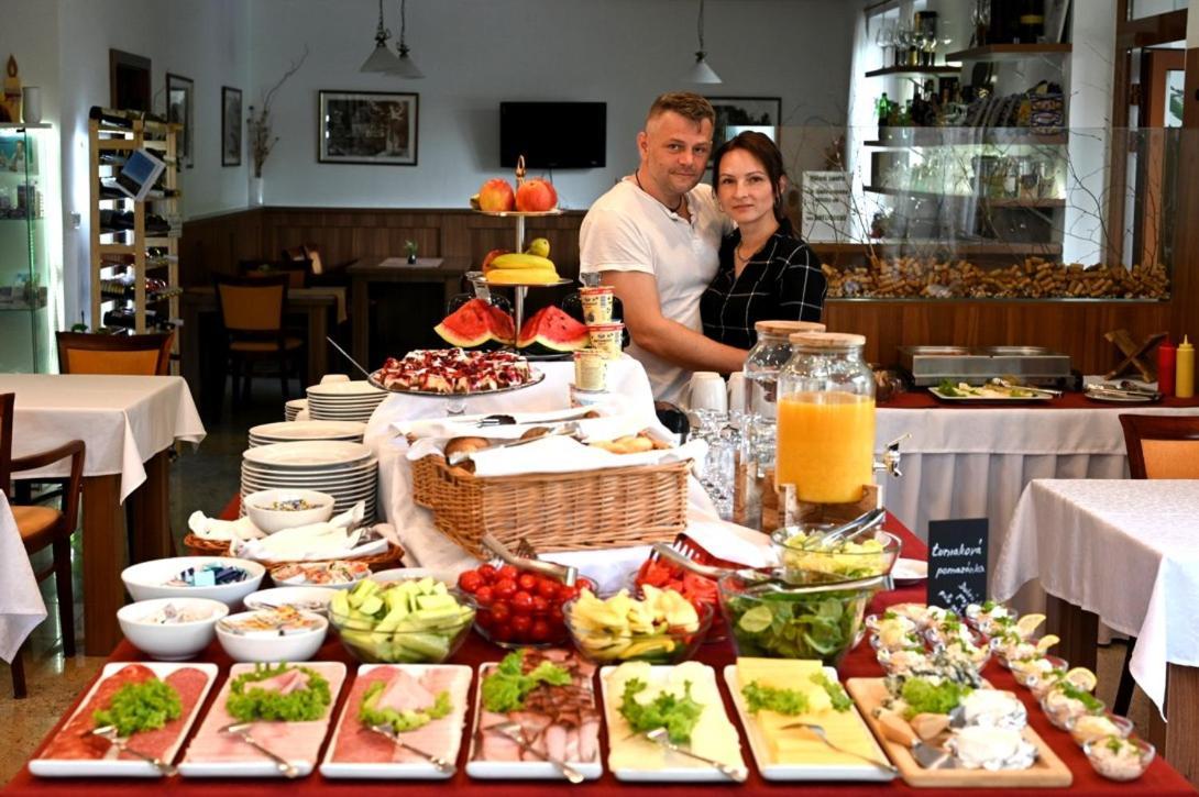 Hotel Adria Nová Dubnica Eksteriør bilde
