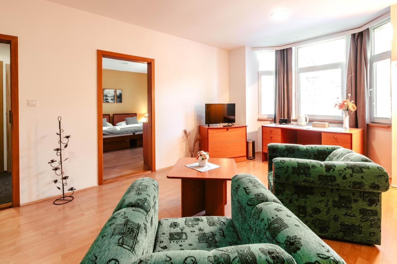 Hotel Adria Nová Dubnica Eksteriør bilde