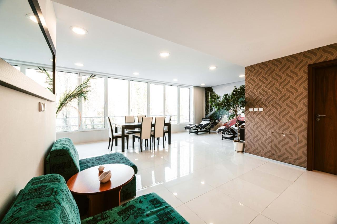 Hotel Adria Nová Dubnica Eksteriør bilde